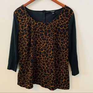 🤑2/$20 Ann Taylor animal Print Blouse Size L